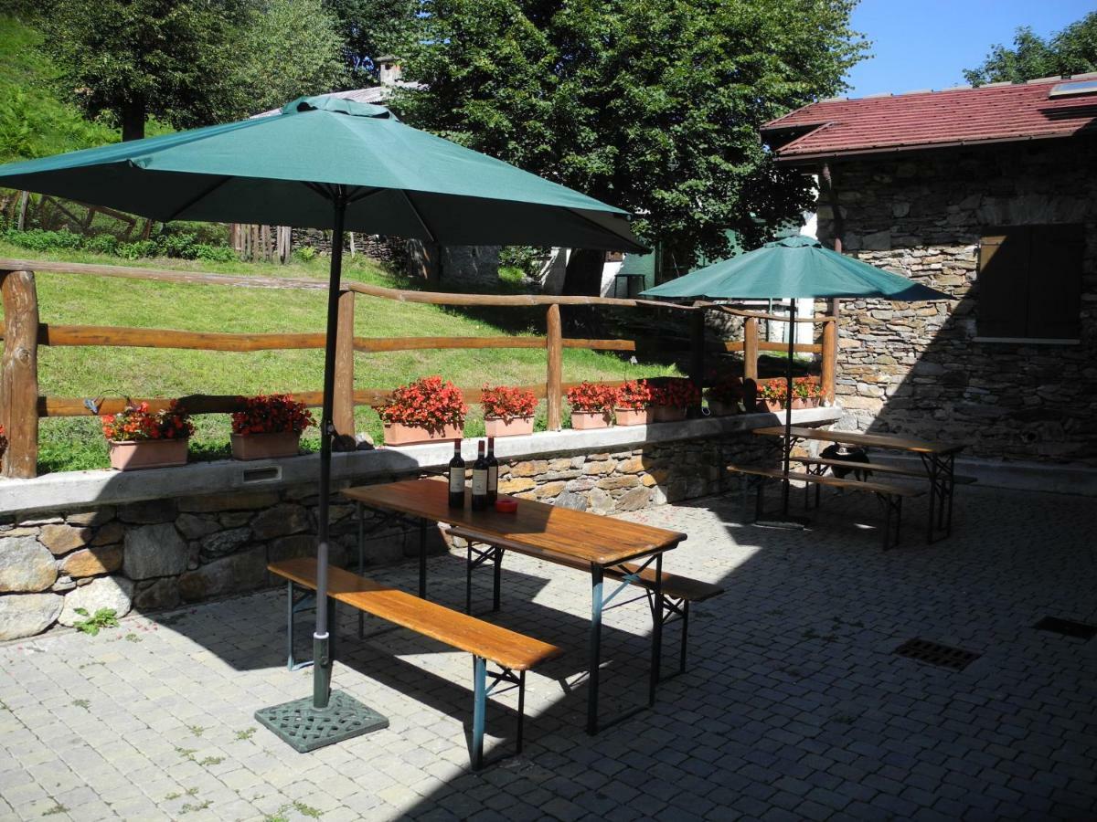 Agriturismo Piccolo Paradiso Pianello Del Lario Luaran gambar