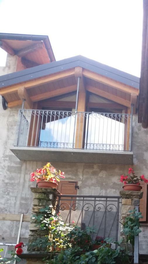 Agriturismo Piccolo Paradiso Pianello Del Lario Luaran gambar